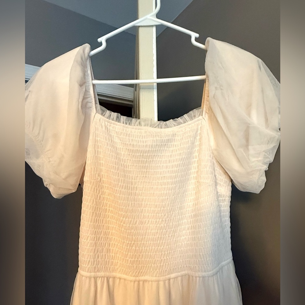 Women’s Elegant Cream Puff Sleeve Dress - Picture 5 of 7